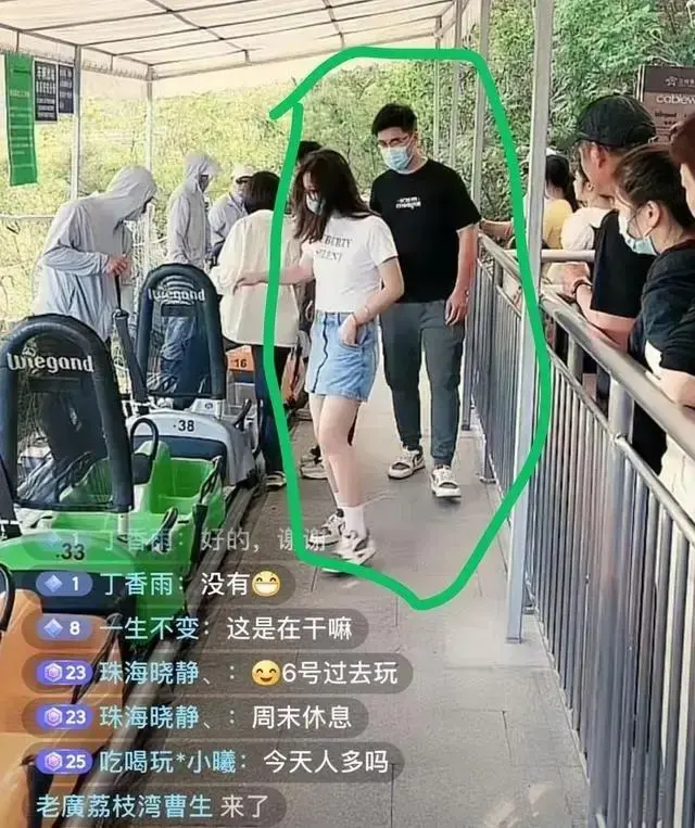 女子刷短视频刷到老公和小三约会，居然还穿着情侣鞋！