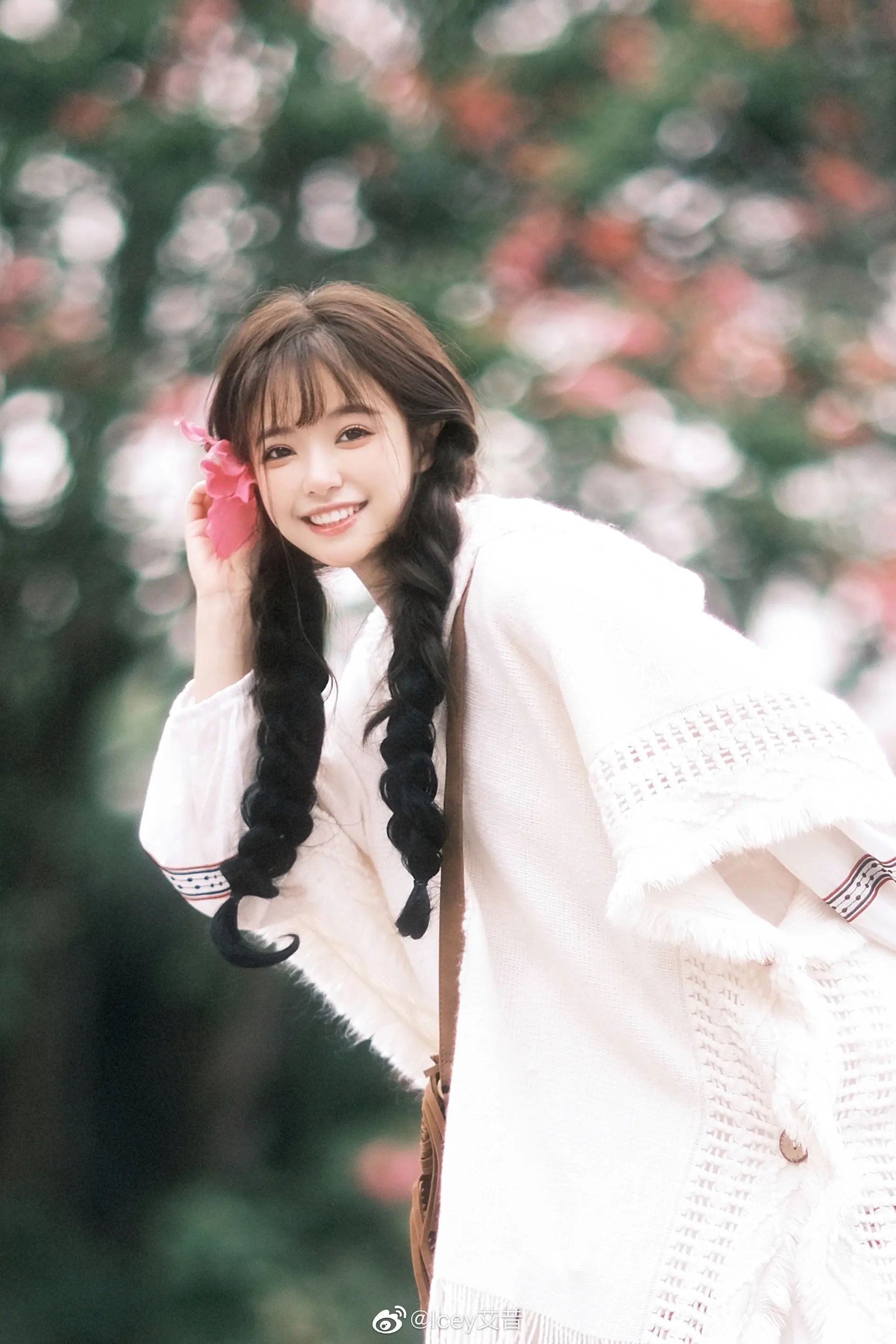 推特纯欲风小姐姐Icey艾昔个人照片，笑起来甜甜的