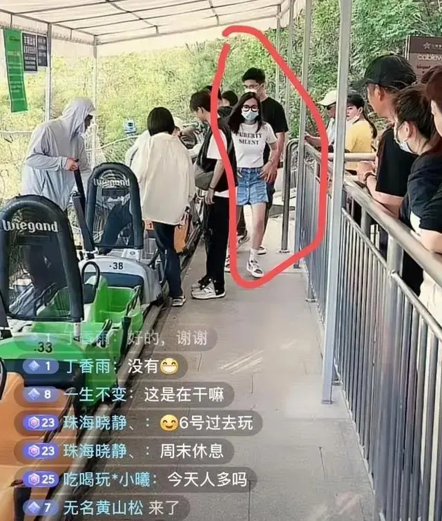 女子刷短视频刷到老公和小三约会，居然还穿着情侣鞋！