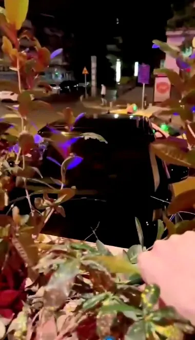 厦门路虎女车主与代驾2分38秒视频事件，围观者感叹女主腿真白