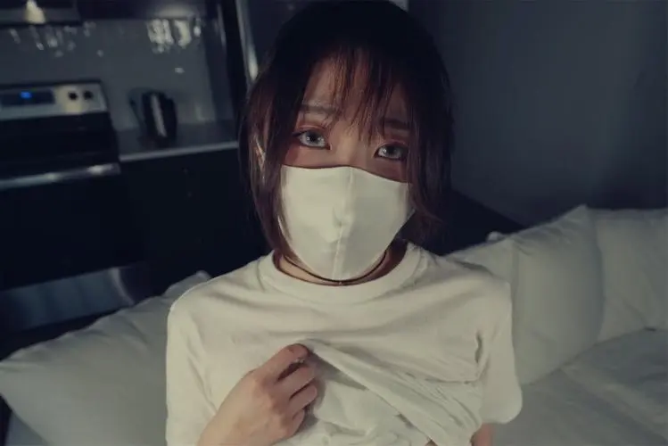 玩偶姐姐hongkongdoll真实身份被曝，露脸照两周年特别计划jk