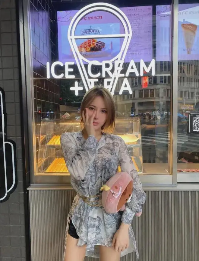 奔跑的晶骡子红酒视频泄露走红成梗，网传8部视频资源