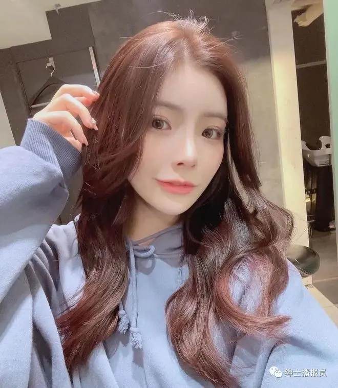 天然美女神木丽个人资料照片，身材相貌都是女神级