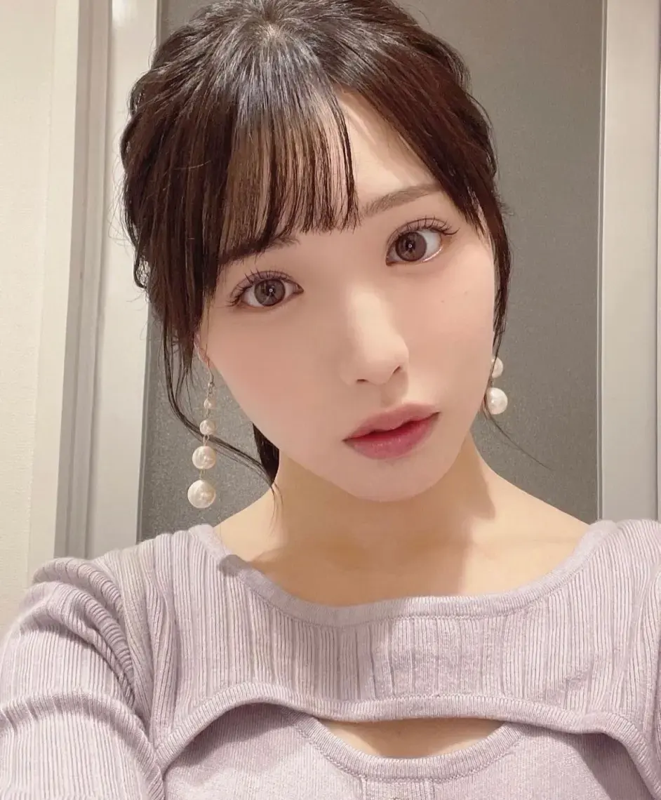 00后清纯美少女白桃花个人资料照片及近况