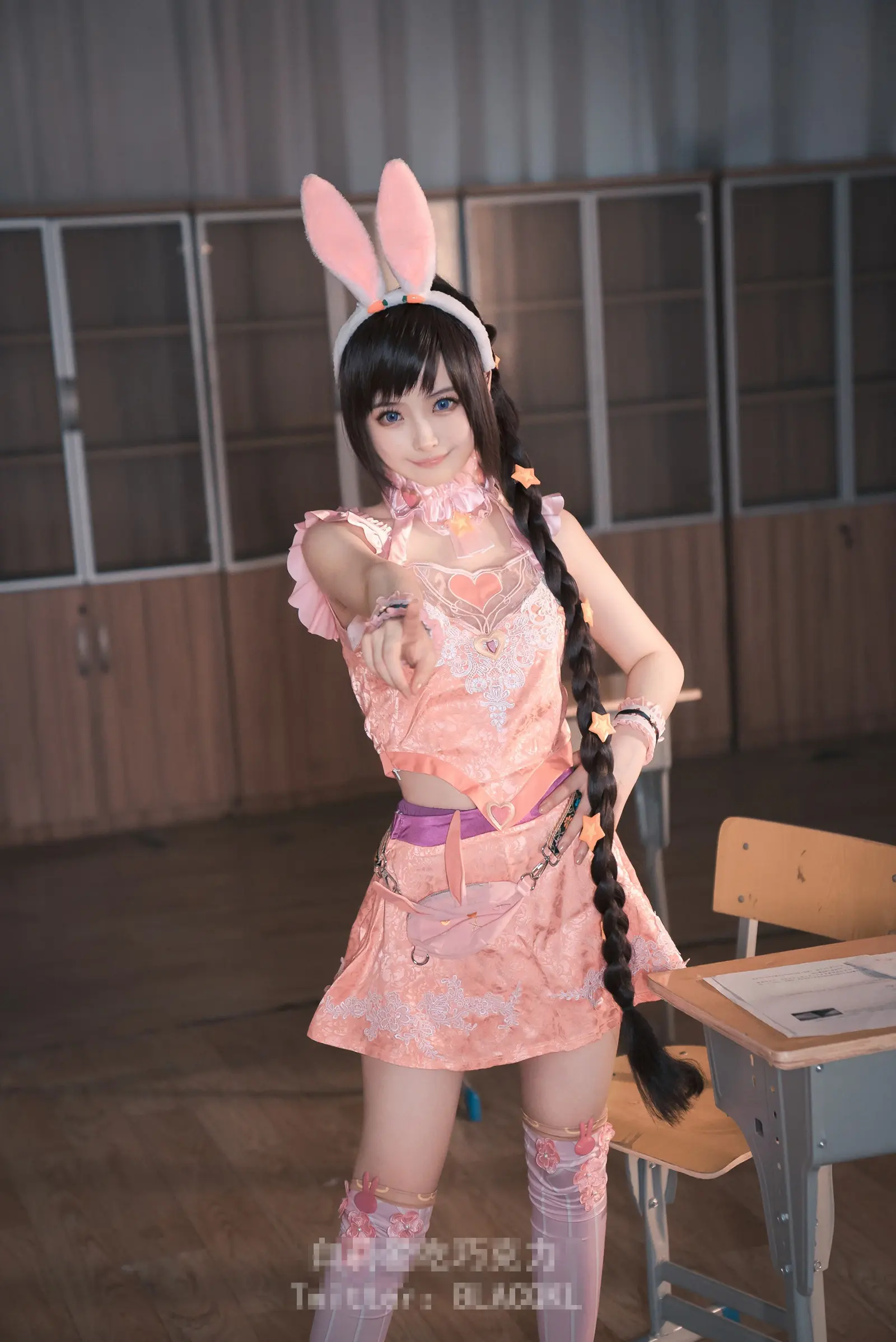 白莉爱吃巧克力 – cos小舞