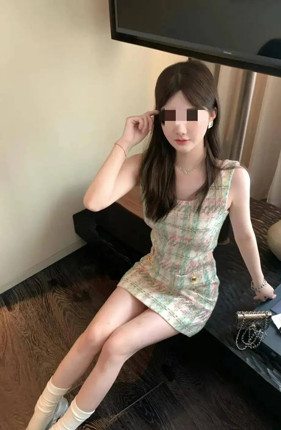 又一个大瓜！女网红与人在厕所发生关系，聊天记录曝光