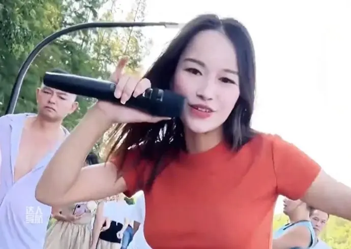 乞丐妹个人资料，江西农村大山里的90后网红女歌手