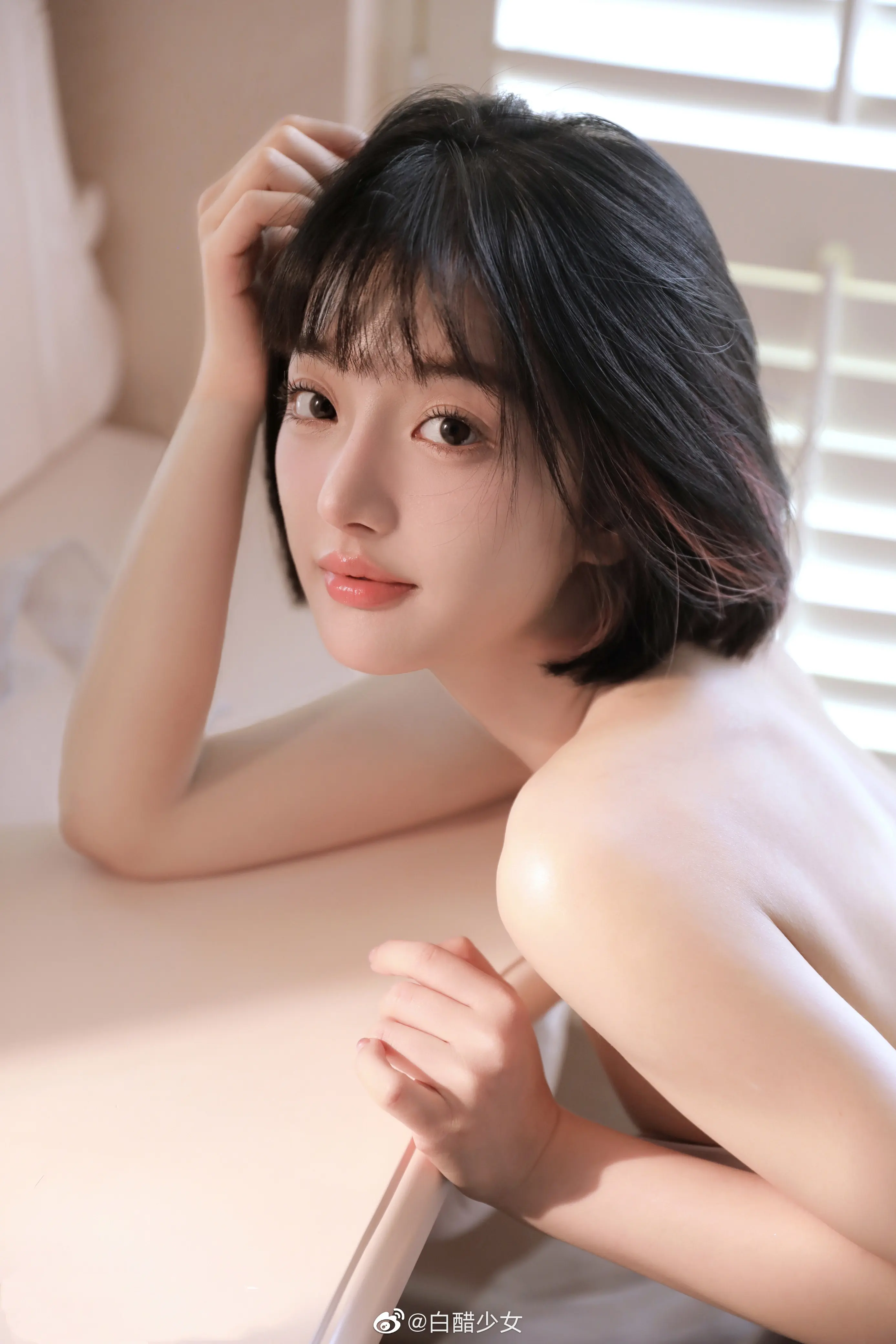 可爱搞怪的抖音网红 白醋少女个人资料照片