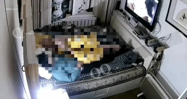湖北一家庭卧室摄像头视频泄露，父女门事件在线吃瓜