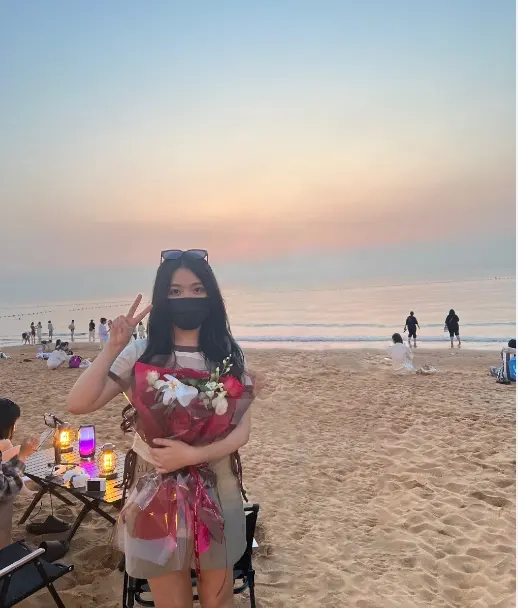 一条小团团线下直播身材曝光，网友：堪比写真一姐刘飞儿！