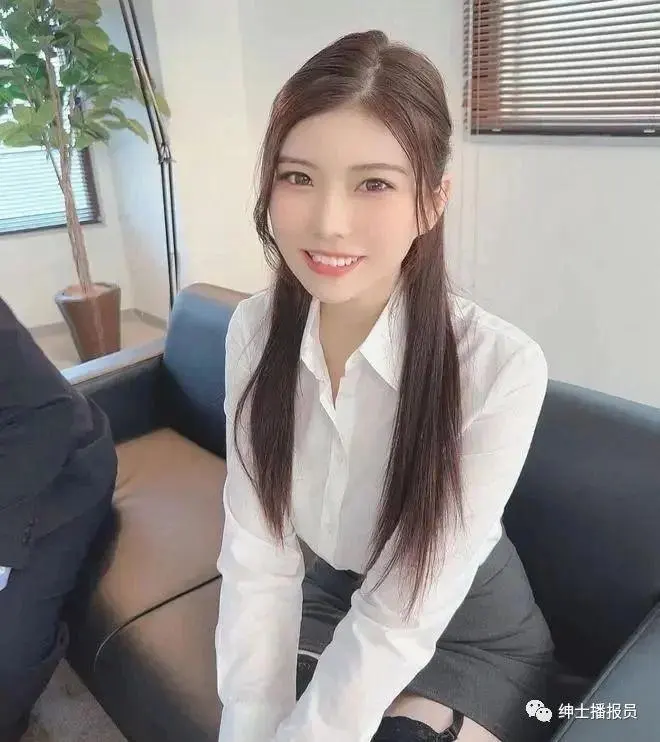 天然美女神木丽个人资料照片，身材相貌都是女神级