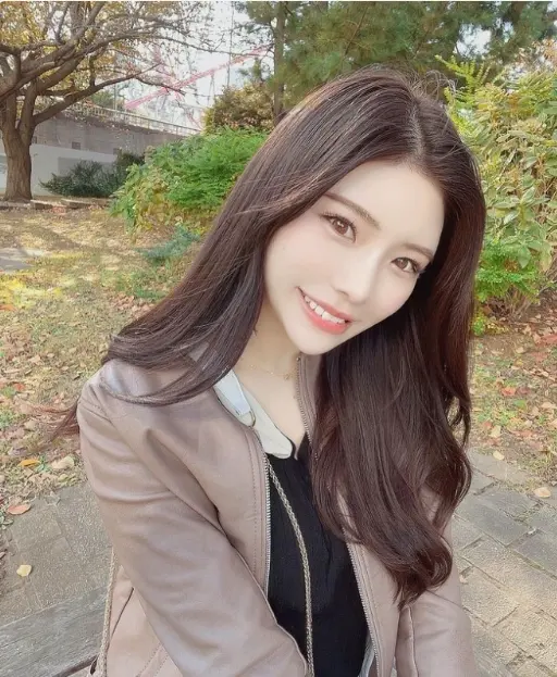 天然美女神木丽个人资料照片，身材相貌都是女神级