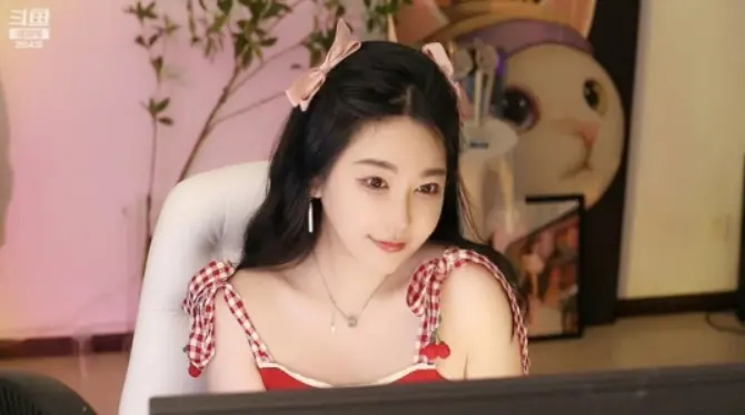 一条小团团线下直播身材曝光，网友：堪比写真一姐刘飞儿！