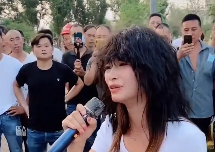 乞丐妹个人资料，江西农村大山里的90后网红女歌手