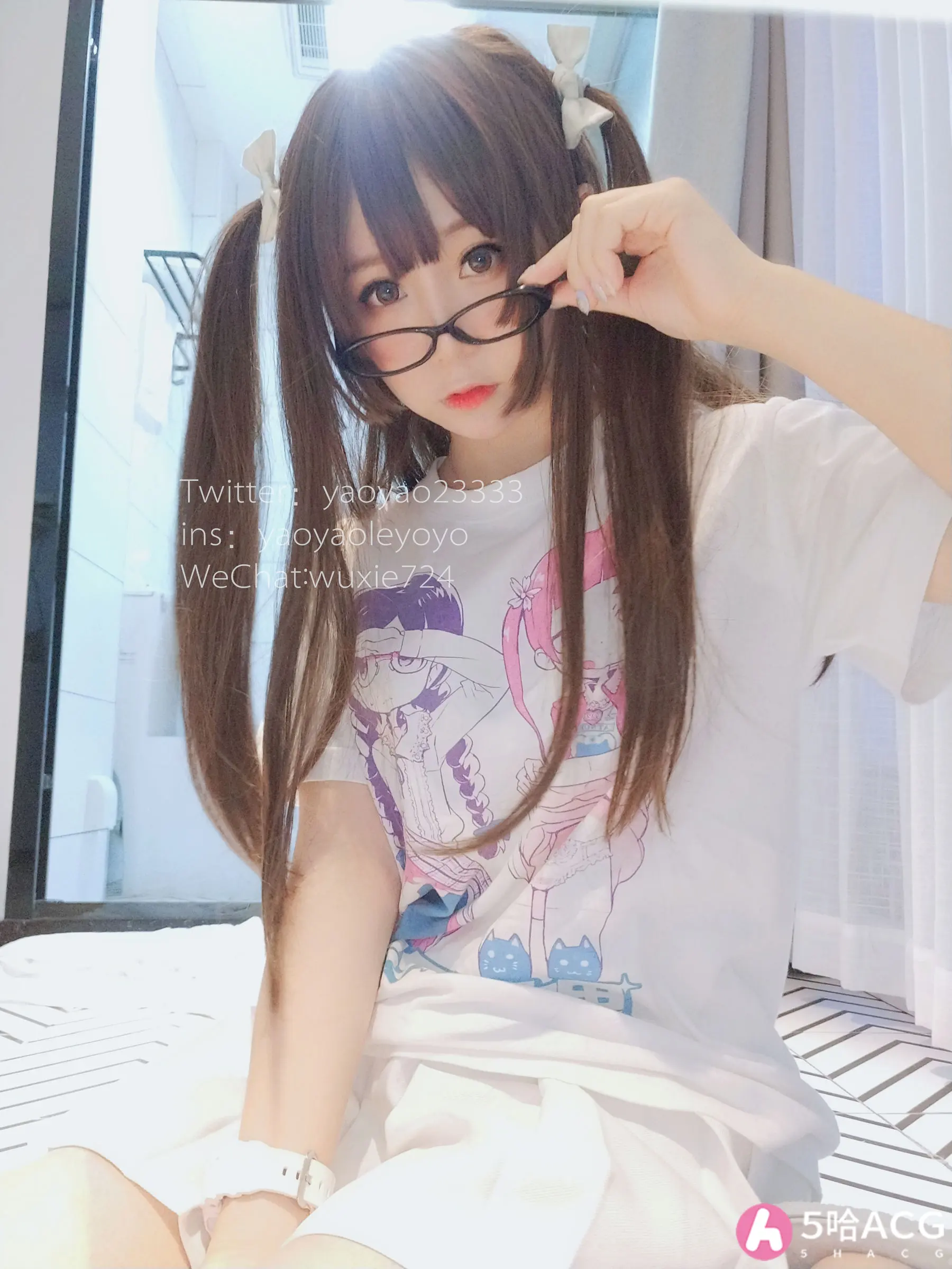 摇摇乐yoyo萌妹双马尾俏皮自拍