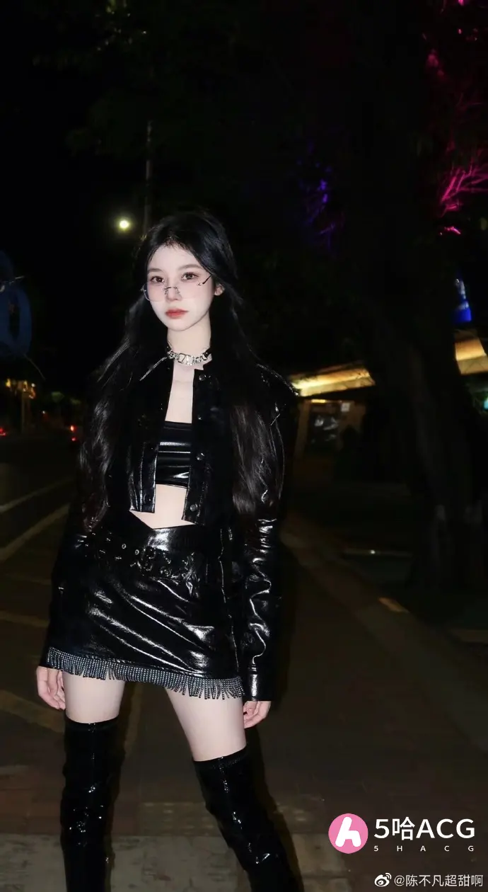 陈不凡超甜最喜欢的一些照片，纯欲风格辣妹穿搭