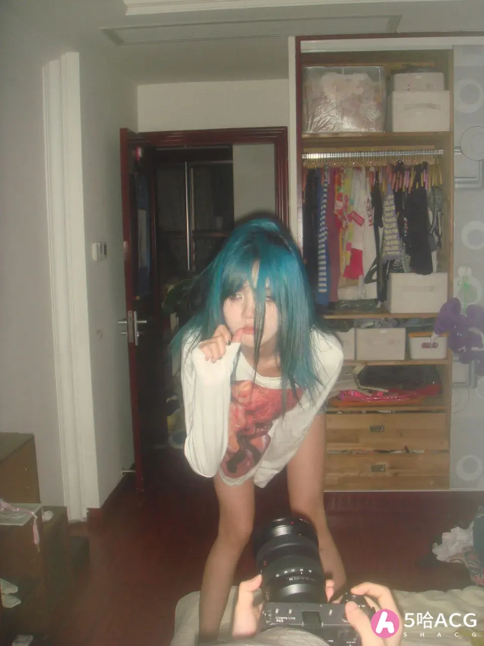 千万网红井川里予从纯欲天花板变非主流，疑似2分13秒视频曝光