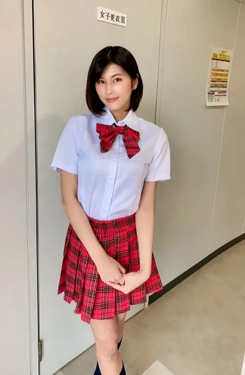 美乃雀个人资料图片，美乃すずめ作品预览