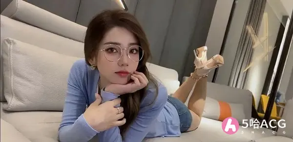 小蓝蓝plus的瓜，蓝色战衣视频图片是怎么回事？