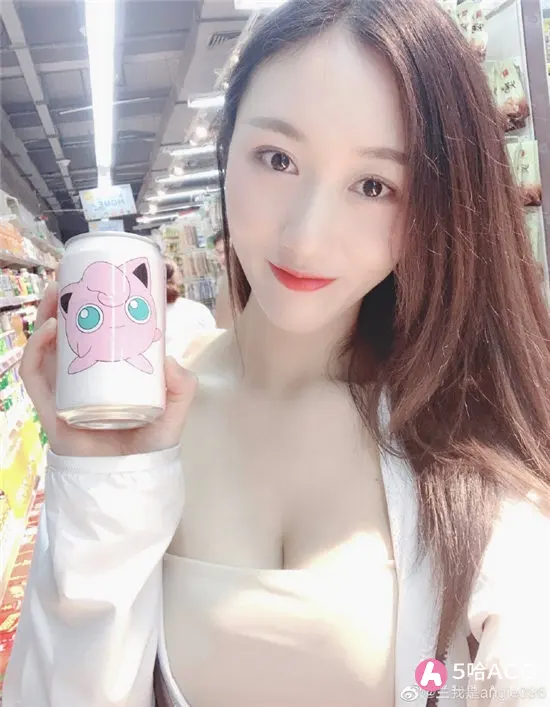 斗鱼小小玉酱火箭定制55分钟视频，据说是定制舞蹈