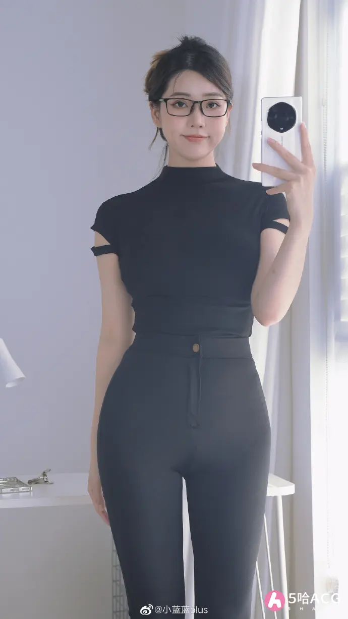 小蓝蓝plus的瓜，蓝色战衣视频图片是怎么回事？