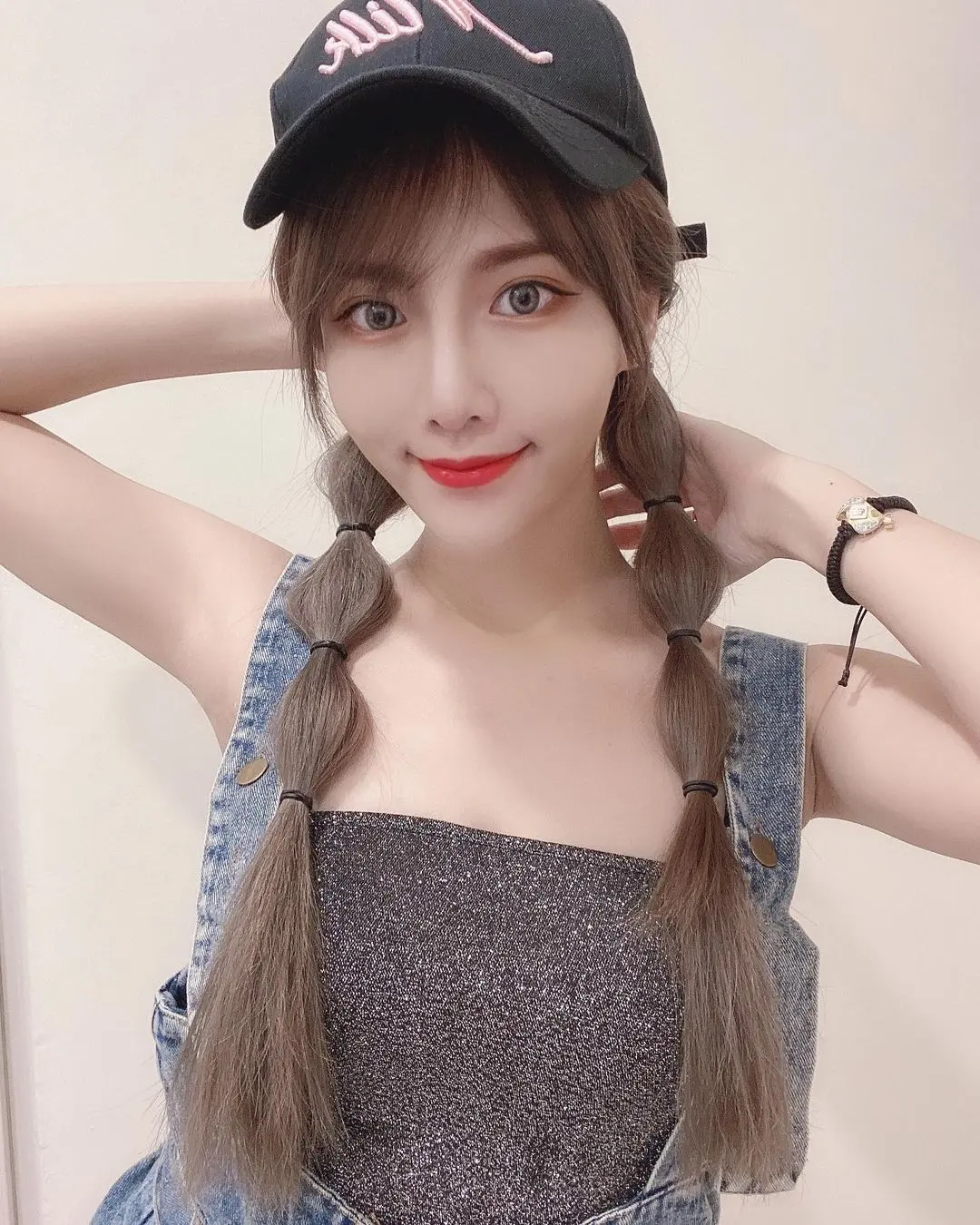 台中太阳啦啦队队长牛奶照片，人如其名真白！