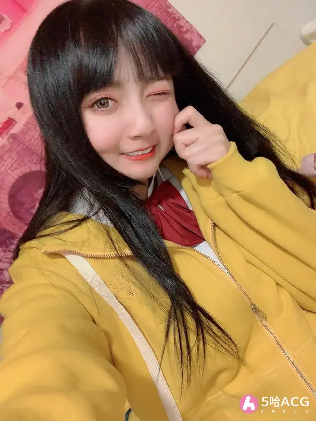 推特超高人气网红，一只云烧萌萌哒小萝莉照片