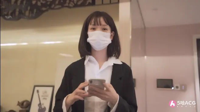 人气女演员冉冉学姐资料介绍，也开始走口罩路线了