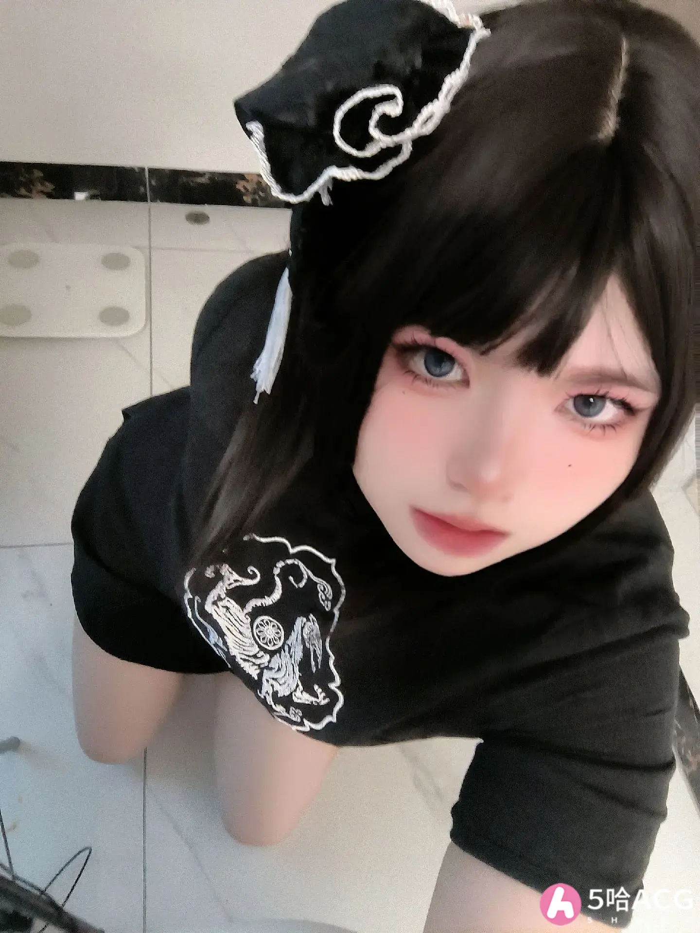 抖音网红coser暗黑水晶铁蛋酱吃瓜，瓜友：又一饱眼福了