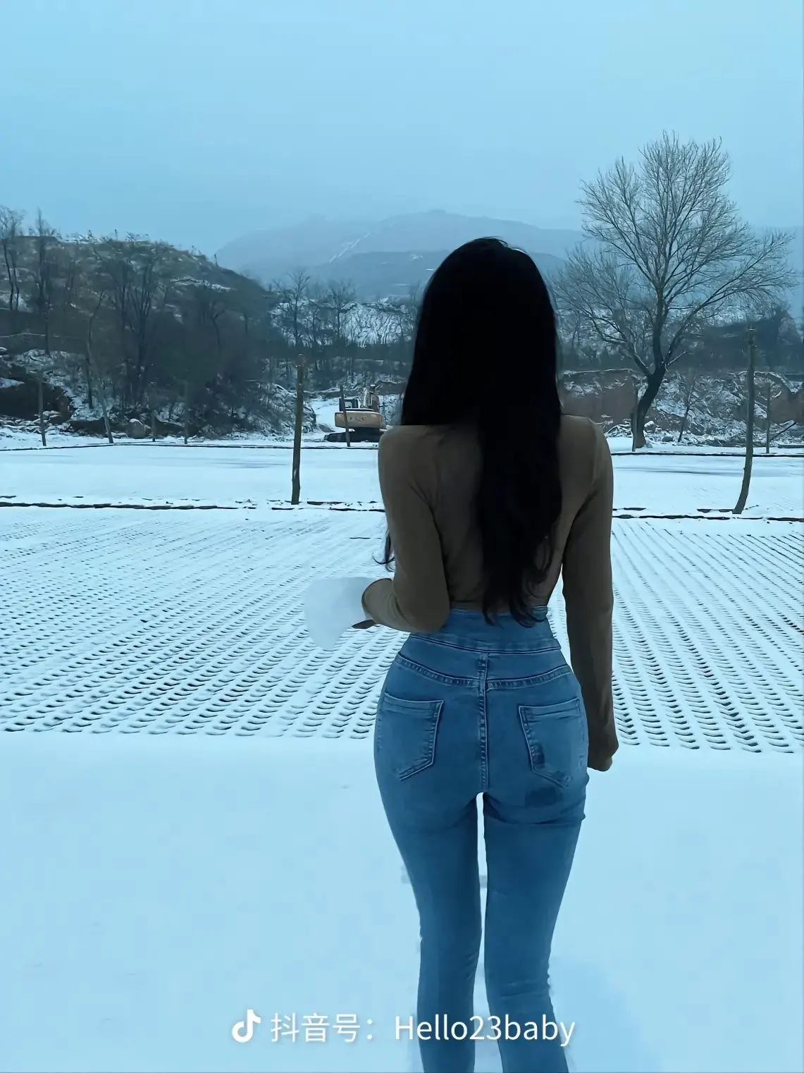 抖音路虎代言人秀儿和妹妹的瓜