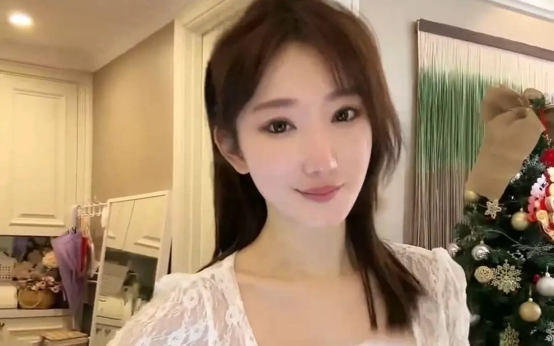 斗鱼郭mini直播后忘关摄像头视频事件是什么瓜，7分钟换衣视频被传出