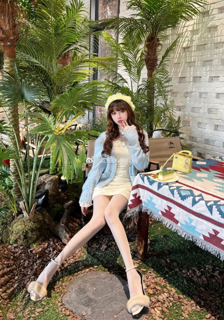 《过期米线线喵》最新cosplay图片