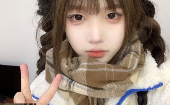 微博美女小姐姐推荐@新酱qoq,双马尾也太可爱了！