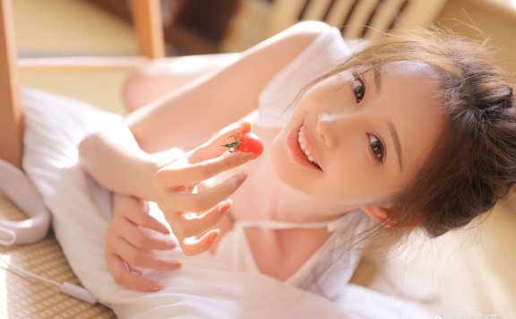 周童潼 你的居家女友私房写真照片