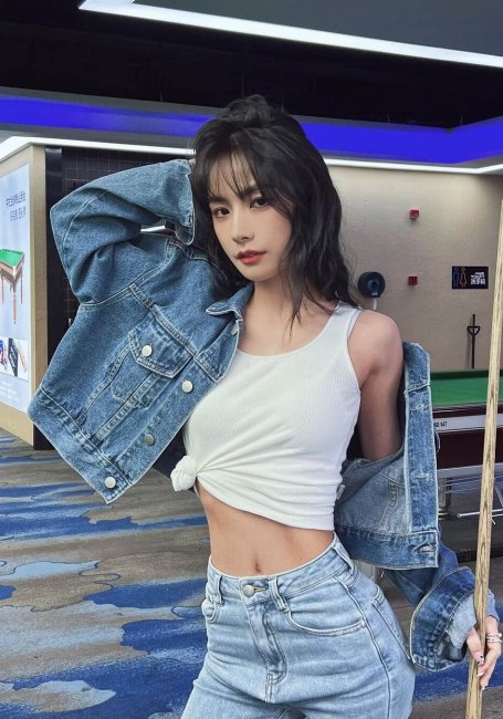 陈暖央写真合集-90后身材比例完美的网红健身女神