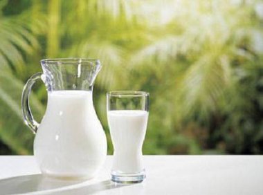 过期牛奶千万别扔11种用途，过期牛奶怎么处理不浪费