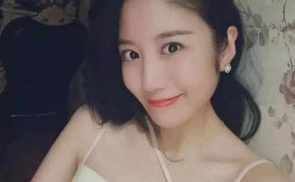 唐山花店老板娘视频被全网疯传，网友调侃老板娘技术不错