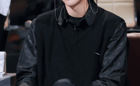 汪集五中表白墙3秒视频事件始末 具体怎么回事？