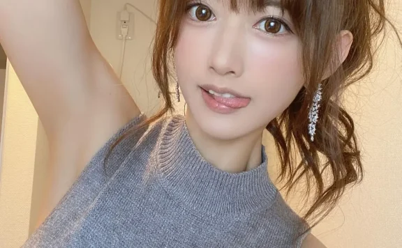 希岛爱理(希島あいり）个人资料作品及图片鉴赏