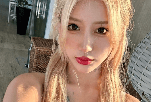 网红韩婧格打扑克是什么梗，韩婧格1分32秒视频是真的吗？