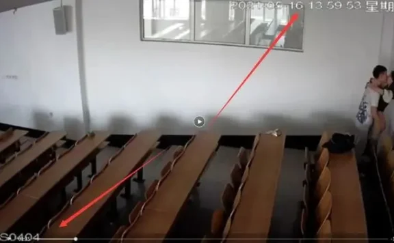 黑龙江科技大学12分钟视频资源是什么瓜,情侣在教室被摄像头拍下