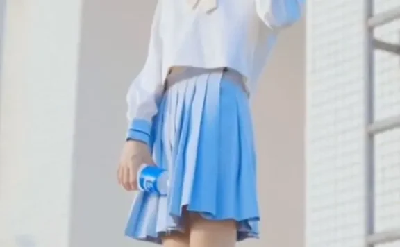 井川里予从纯欲风到哥特少女，不急于变现 她只是在筛选粉丝