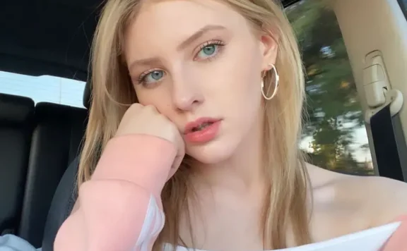 00后气质清纯女星Melody Marks,这个国外小姐姐太美了