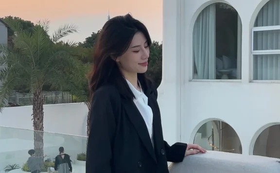 斗鱼颜值女主播青台miss照片，舞蹈区一姐有力竞争者