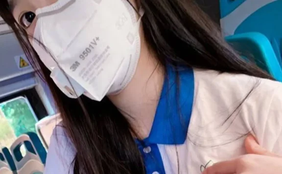 网红木木凉子坐公交后排吃视频是什么梗，讲的什么故事内容