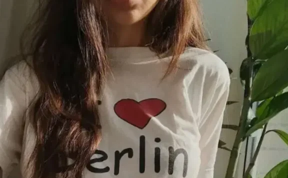 捷克网红女神Mini Diva凭借身材优势，不露脸也能火