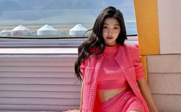 抖音网红易梦玲照片，个人资料简介以及是怎么红的