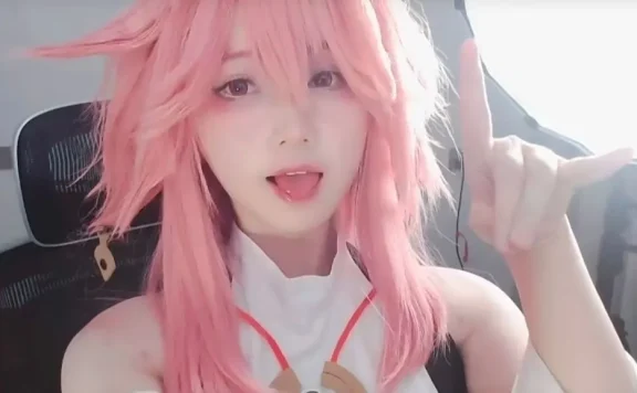 秃崽八重神子cos图片，长这么好看谁能不喜欢呢