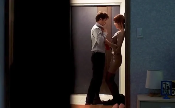 ［吻戏合集］羞羞舌吻疯狂买可乐，是秘密情人还是干柴烈火