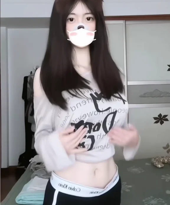 抖音网红颉颉与猫微密圈作品展示，完美身材与迷人的颜值